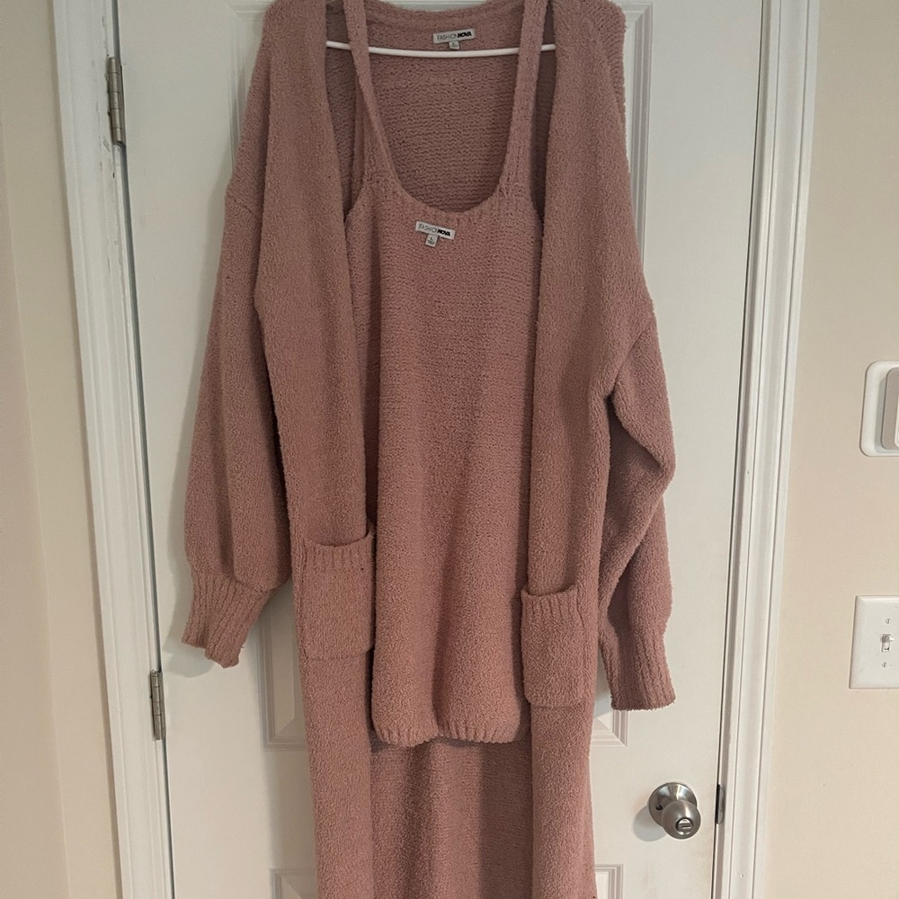 Fashion Nova - Dress & Sweater Combo